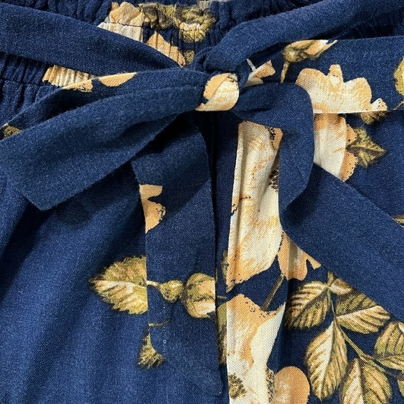 LULAROE elastic waist, wideleg, floral pants - Picture 3 of 9